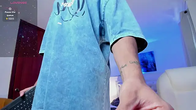 KamiSuarez online show from March 14, 6:25 pm