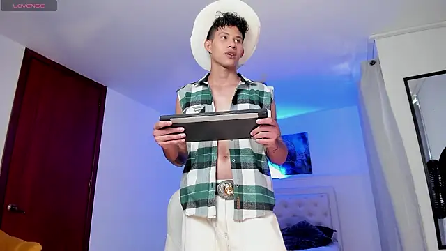 KamiSuarez online show from February 28, 6:40 pm