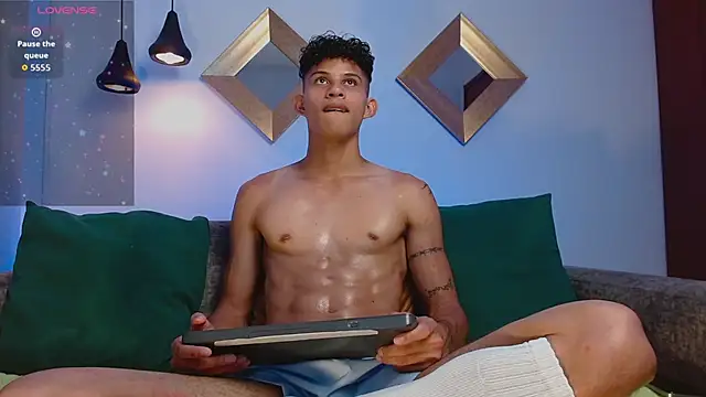 KamiSuarez online show from March 24, 6:30 pm