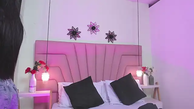 Kim Luna1 online show from February 24, 3:18 am