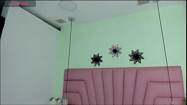 Kim Luna1 online show from April 22, 3:02 am