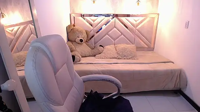 emmaa garciia online show from March 23, 3:17 am