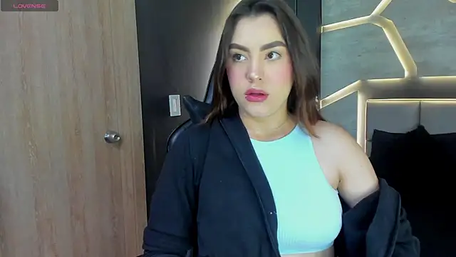 DakotaRussell  online show from January 16, 11:36 am