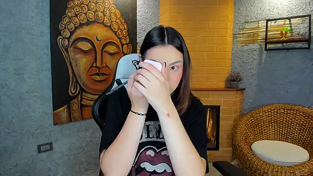 DakotaRussell  online show from November 8, 11:03 am