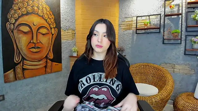 DakotaRussell  online show from November 13, 11:03 am