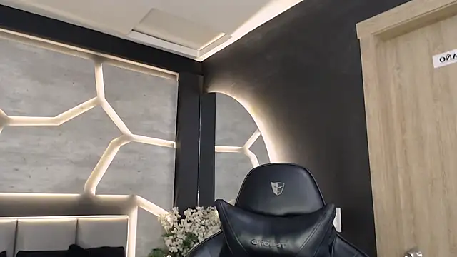 DakotaRussell  online show from December 2, 11:12 am