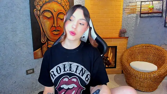 Snapshot of DakotaRussell_ chatting on October 28, 11:09 am DakotaRussell  online show from October 28, 11:09 am