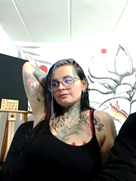 Snapshot of Shadow_Secret chatting on October 30, 10:06 pm Shadow Secret online show from October 30, 10:06 pm