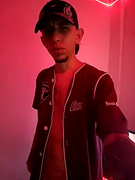 Snapshot of Aron_Jones_ chatting on November 3, 1:00 am Aron Jones online show from November 3, 1:00 am