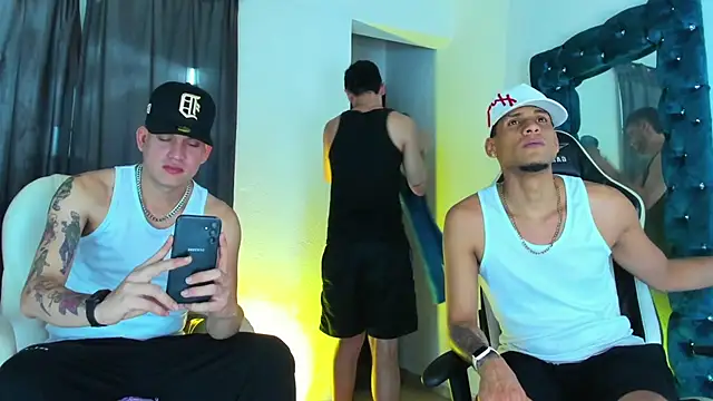 Yourtemptation555 online show from October 31, 11:55 pm