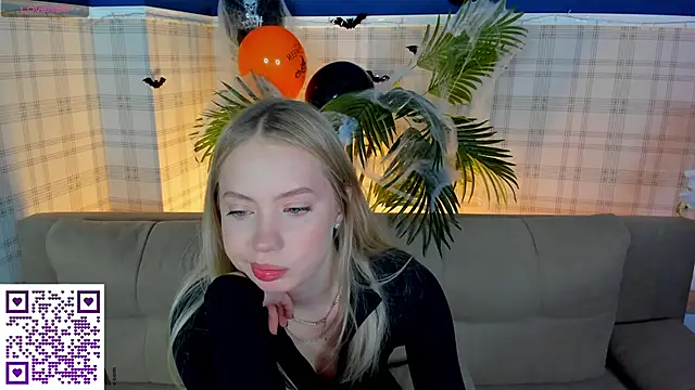 Snapshot of Melanie_Ryer chatting on October 30, 1:04 am Melanie Ryer online show from October 30, 1:04 am