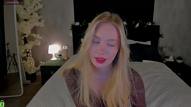 Snapshot of Melanie_Ryer chatting on November 29, 11:27 pm Melanie Ryer online show from November 29, 11:27 pm