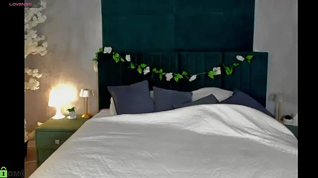 Snapshot of Melanie_Ryer chatting on December 3, 1:06 am Melanie Ryer online show from December 3, 1:06 am