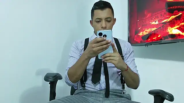 Mike Fetiche online show from November 17, 3:21 am