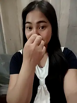 Snapshot of Bamboo-niee123 chatting on April 22, 3:13 am Bamboo-niee123 online show from April 22, 3:13 am