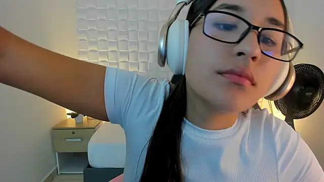 victoria 243 online show from February 18, 4:10 am