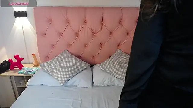 Snapshot of victoria_243 chatting on November 21, 2:21 am victoria 243 online show from November 21, 2:21 am