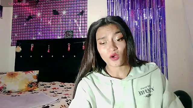 Snapshot of beautybeasstt chatting on May 29, 8:26 pm beautybeasstt online show from May 29, 8:26 pm