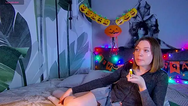 Snapshot of R_I_N_A chatting on November 2, 1:54 am R I N A online show from November 2, 1:54 am