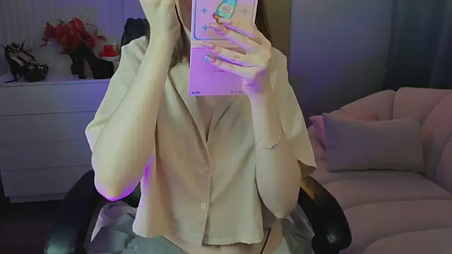 R I N A online show from February 10, 1:15 am