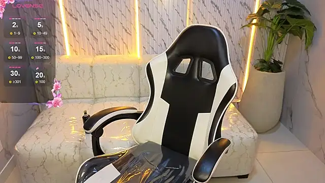 Nikka Tx online show from November 21, 3:11 pm