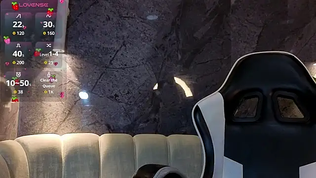 Nikka Tx online show from April 15, 1:15 pm