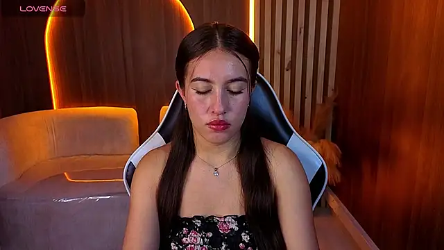 Nikka Tx online show from April 14, 1:05 pm