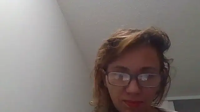 loveryvicky online show from November 10, 5:23 am