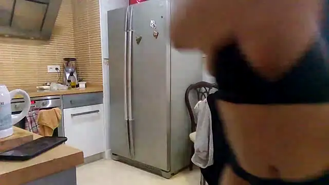 loveryvicky online show from February 6, 1:40 pm