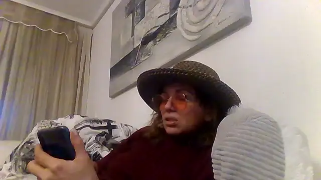 loveryvicky online show from January 7, 4:56 pm