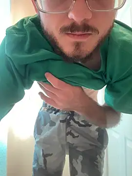 Snapshot of mattcumsquik chatting on December 5, 3:10 pm mattcumsquik online show from December 5, 3:10 pm