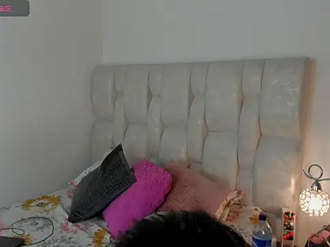 Snapshot of _Chaina chatting on January 13, 5:44 am Chaina online show from January 13, 5:44 am