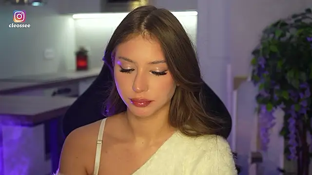 Cleose online show from February 19, 7:05 am