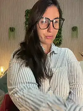 Snapshot of MysteryGirl__ chatting on July 8, 7:53 am MysteryGirl online show from July 8, 7:53 am