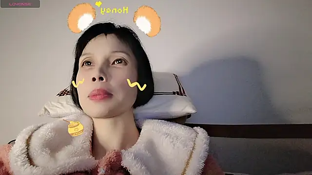 Snapshot of Yan61 chatting on November 9, 12:31 pm Yan61 online show from November 9, 12:31 pm