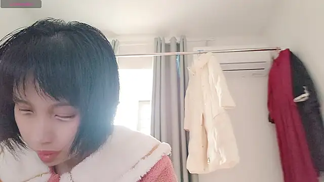 Snapshot of Yan61 chatting on December 5, 2:43 am Yan61 online show from December 5, 2:43 am