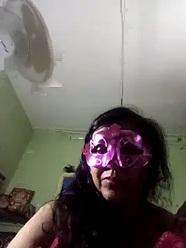 Snapshot of LOVE__RANI chatting on July 6, 6:31 am LOVE RANI online show from July 6, 6:31 am