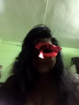 Snapshot of LOVE__RANI chatting on May 19, 1:43 am LOVE RANI online show from May 19, 1:43 am