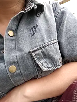 yoyo-mi online show from April 4, 9:49 am