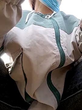 yoyo-mi online show from March 3, 1:45 am