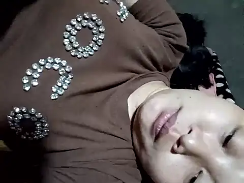 yoyo-mi online show from April 7, 9:49 pm