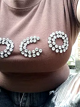 yoyo-mi online show from April 14, 9:36 am