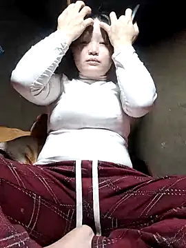 yoyo-mi online show from February 7, 1:19 pm