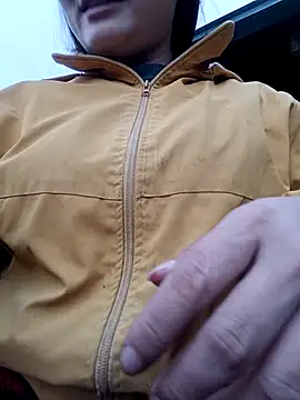 yoyo-mi online show from February 14, 10:15 am