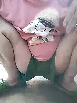 Snapshot of -Hazel-123 chatting on December 2, 2:12 am -Hazel-123 online show from December 2, 2:12 am