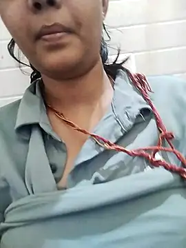 Snapshot of kaju_17 chatting on October 28, 2:27 pm kaju 17 online show from October 28, 2:27 pm