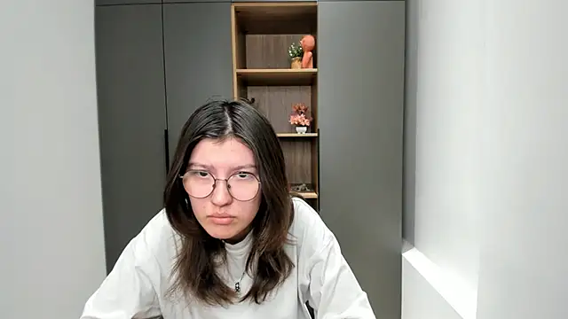 Snapshot of VickieChantos chatting on October 29, 4:44 am VickieChantos online show from October 29, 4:44 am