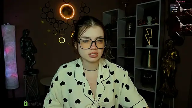 isabel wave online show from April 15, 7:58 pm