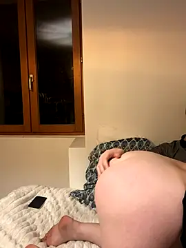 Snapshot of grosculsexy22 chatting on November 15, 8:24 pm grosculsexy22 online show from November 15, 8:24 pm