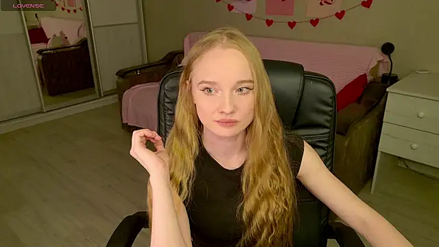 Snapshot of Shawty_Mia chatting on November 30, 7:03 pm Shawty Mia online show from November 30, 7:03 pm